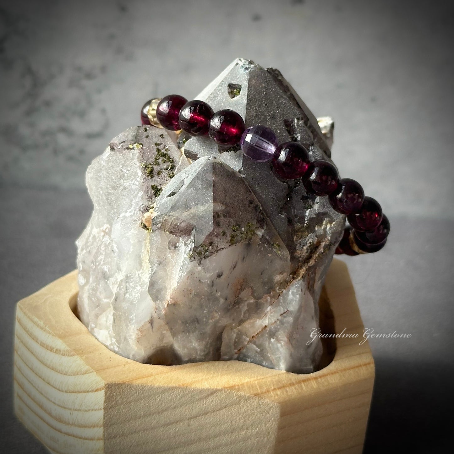 超七原礦水晶 Super 7 Cluster