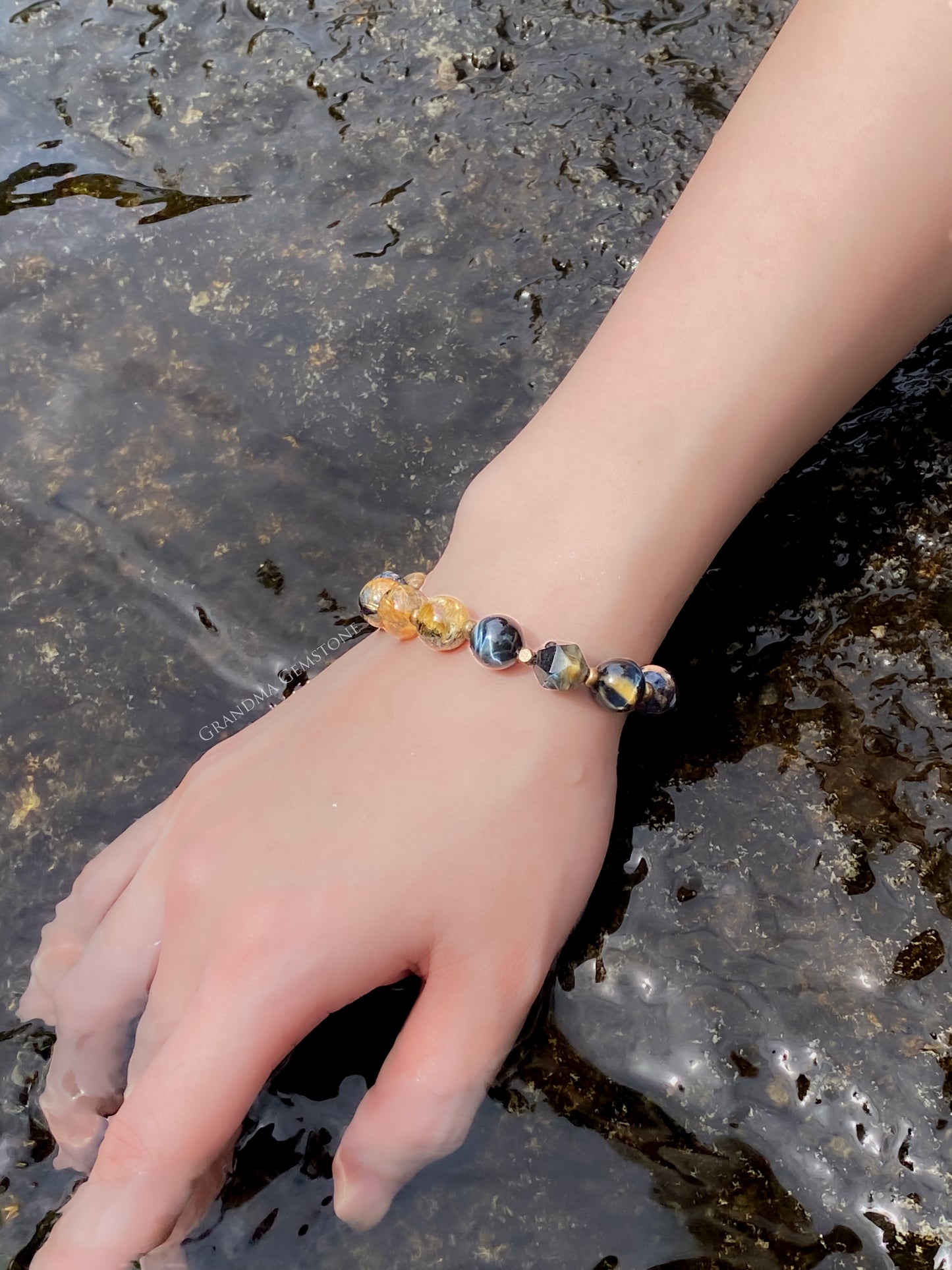 Bracelet. Money Talks.05