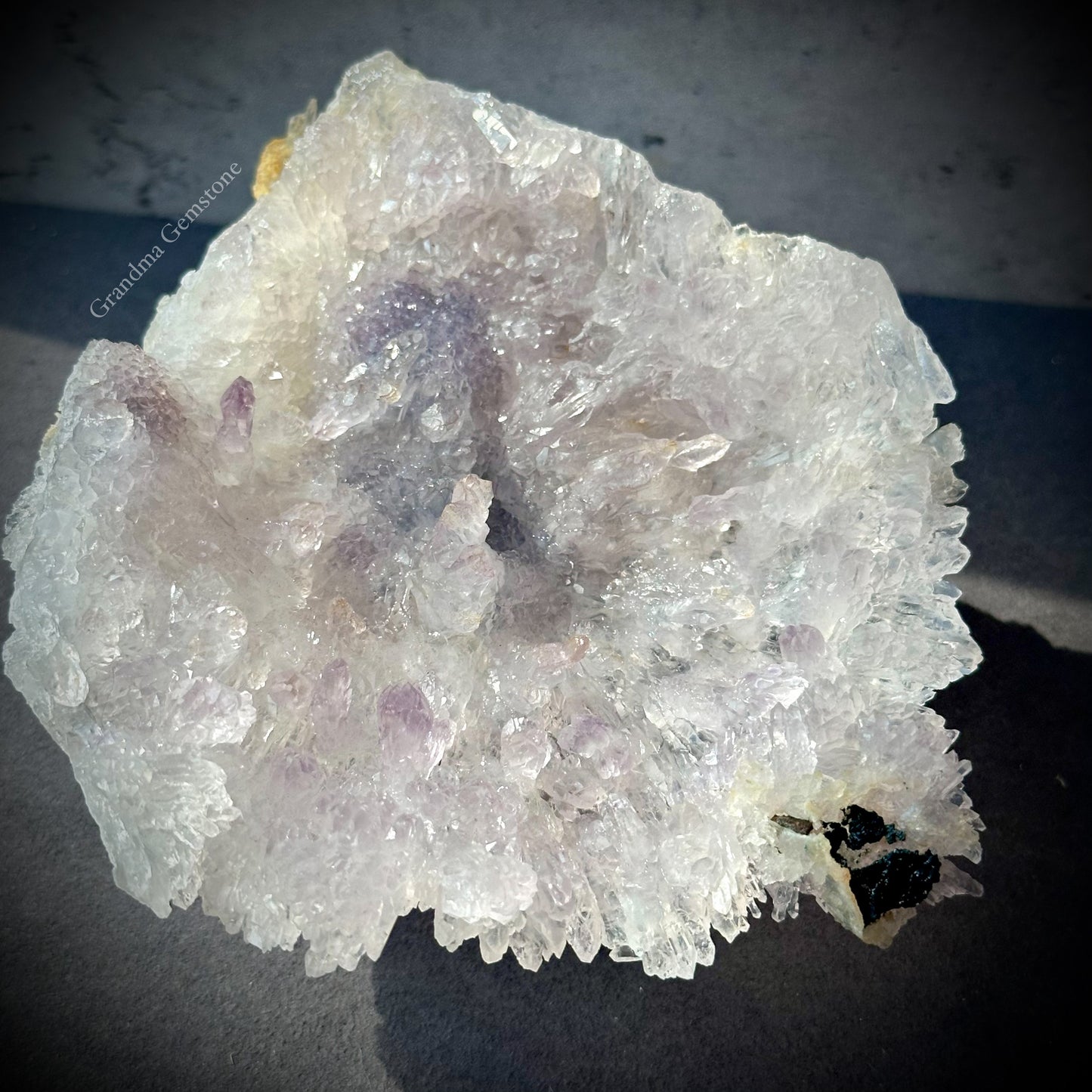 紫晶花 高頻紫水晶原礦 #015 Unique Amethyst Flower Cluster