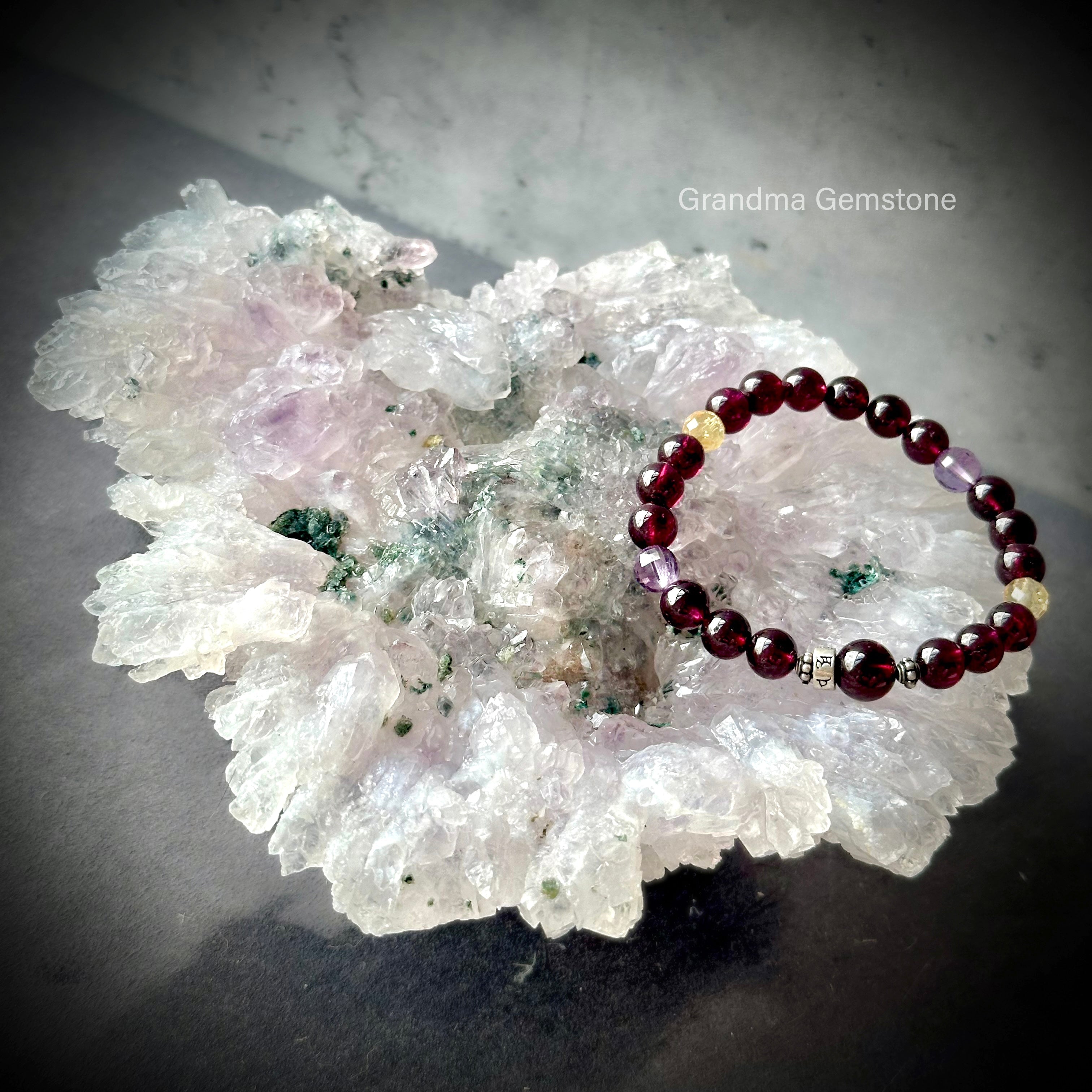 Super 7 – Grandma Gemstone