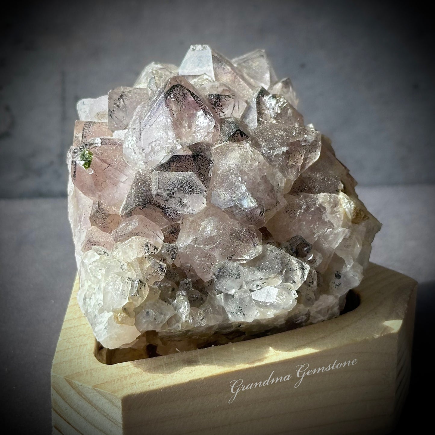 超七原礦水晶 Super 7 Cluster