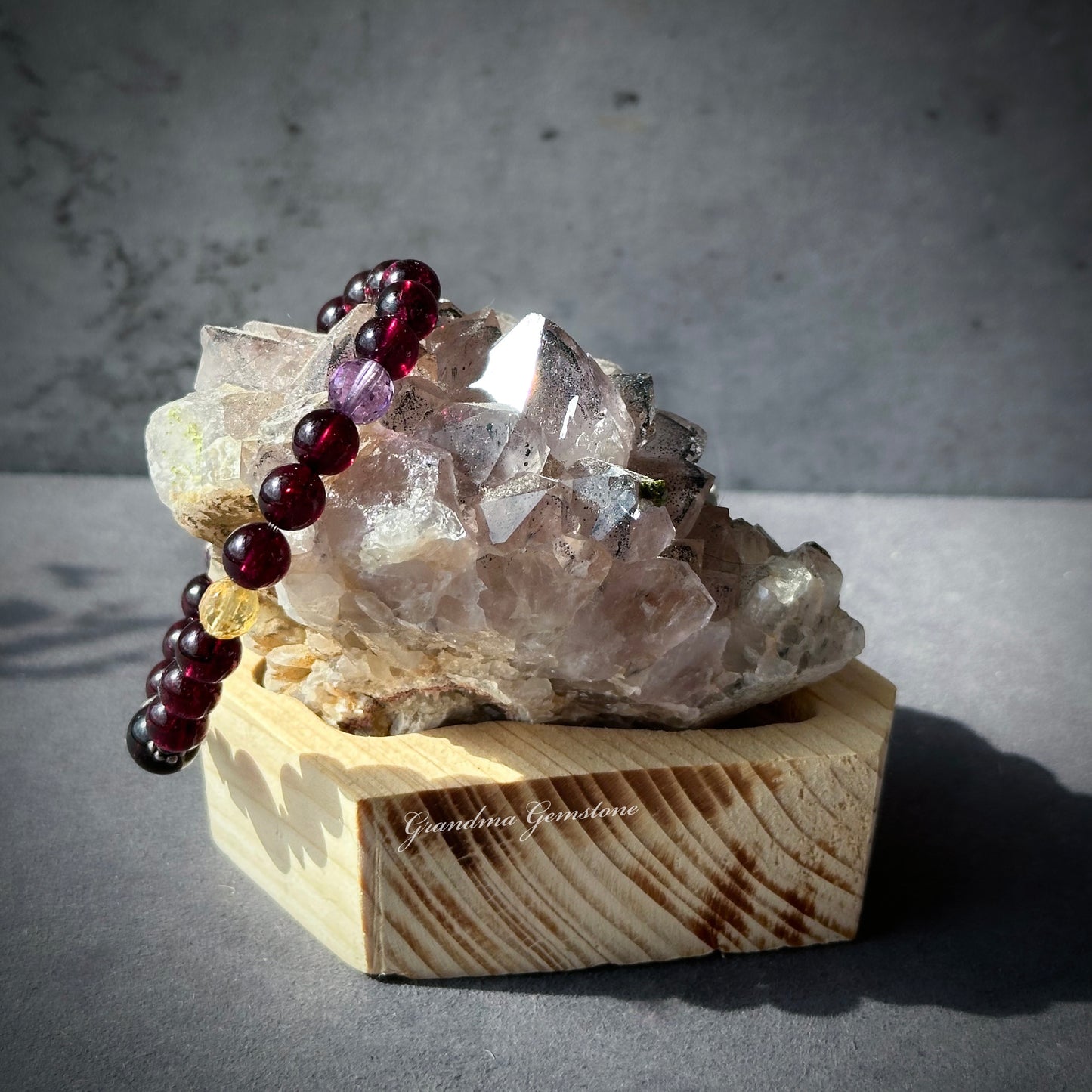 超七原礦水晶 Super 7 Cluster