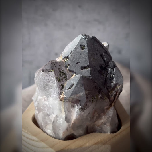 超七原礦水晶 Super 7 Cluster