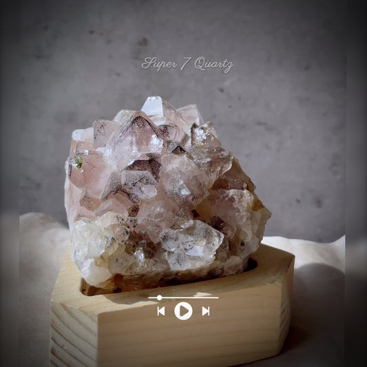 超七原礦水晶 Super 7 Cluster