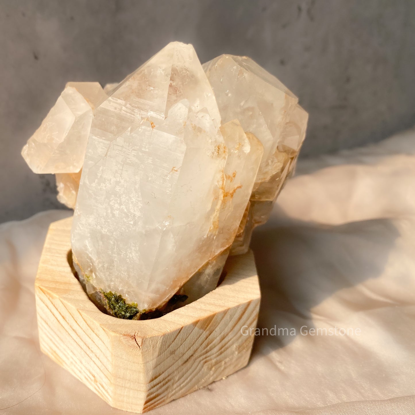 超七原礦水晶 Super 7 Cluster