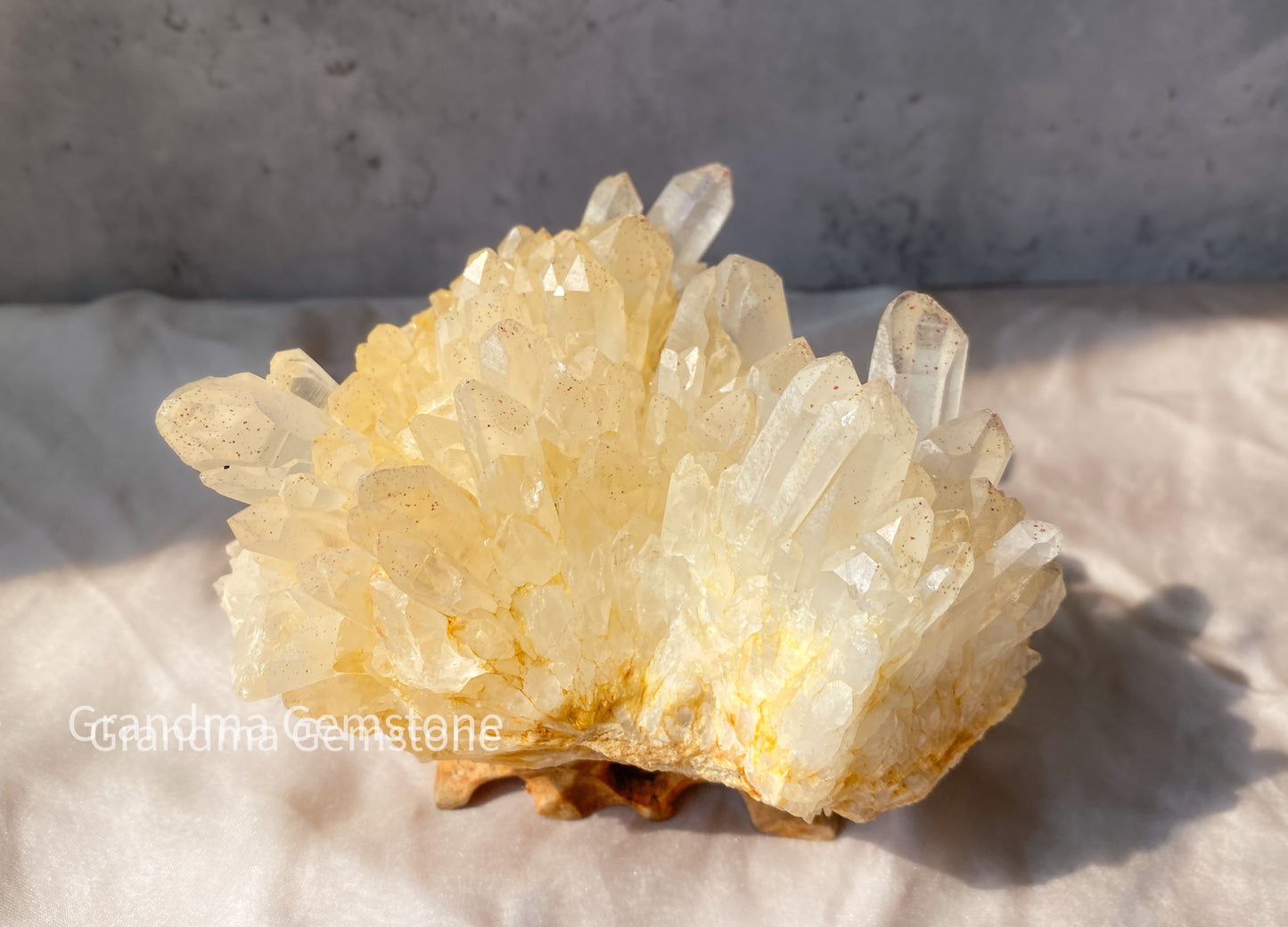 草莓白水晶晶簇 Strawberry Rose Quartz in Rock Crystal Cluster