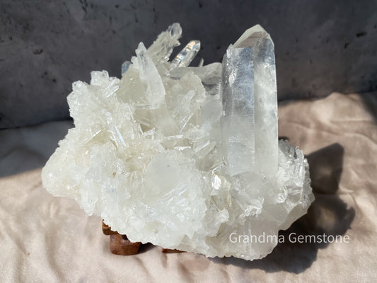 白水晶晶簇 Rock Crystal Cluster
