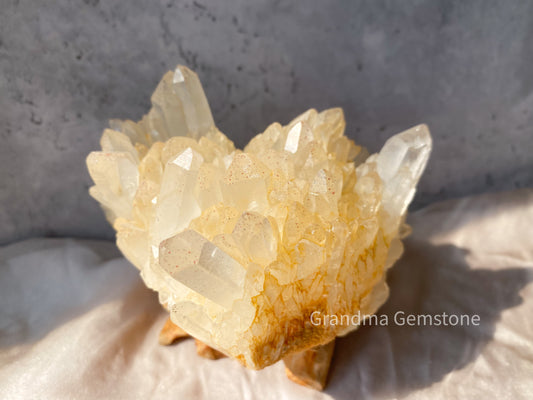 草莓白水晶晶簇 Strawberry Rose Quartz in Rock Crystal Cluster