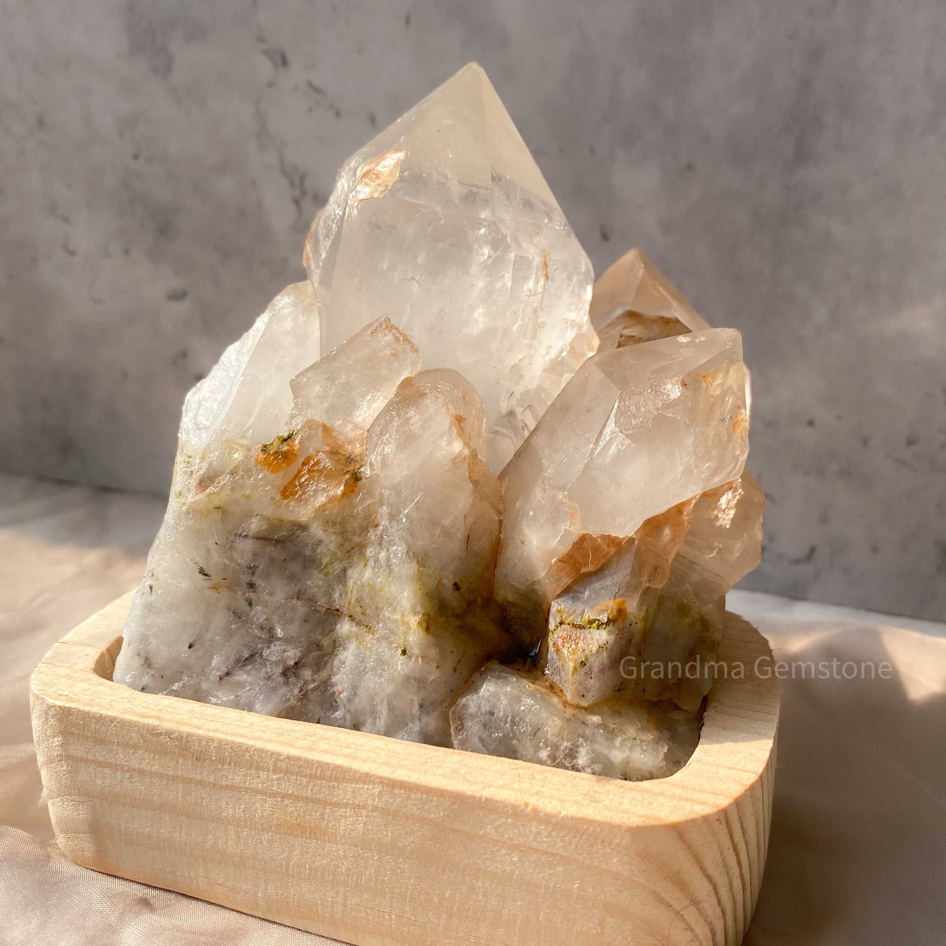 超七原礦水晶 Super 7 Cluster